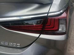 Lexus ES 200 Excellence Edition - ფოტო 5