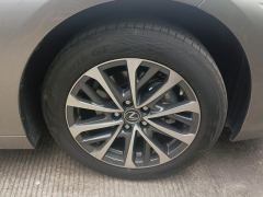 Lexus ES 200 Excellence Edition - ფოტო 6