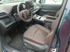 Toyota Gravia Hybrid 2.5L Venerable Lord VIP Version - ფოტო 14