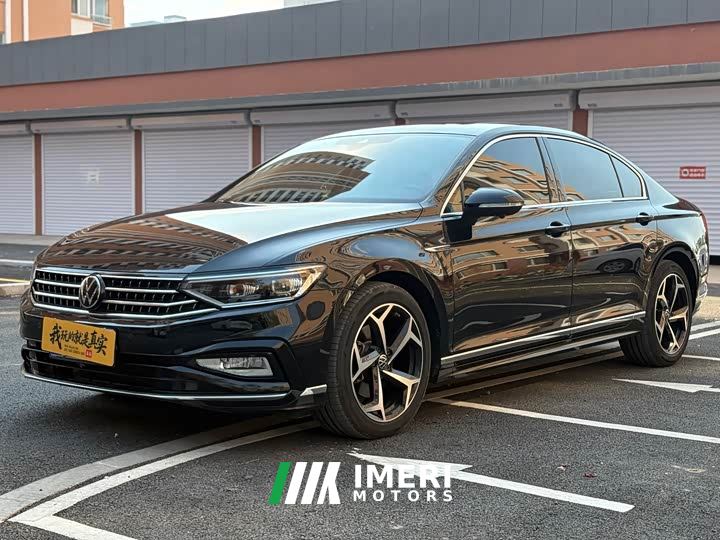Volkswagen Magotan 2 Million Units Celebration Edition 330TSI DSG Luxury
