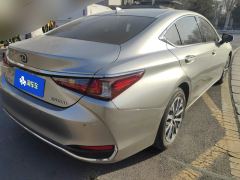 Lexus ES 200 Excellence Edition - ფოტო 2