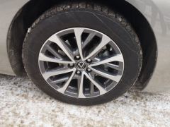 Lexus ES 200 Excellence Edition - ფოტო 5
