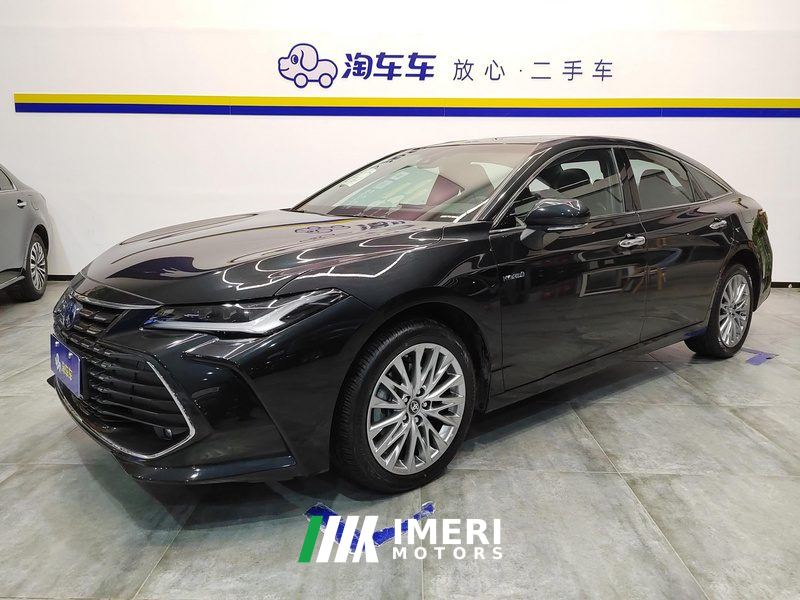Toyota Avalon Dual-Engine 2.5L XLE Prestige Edition