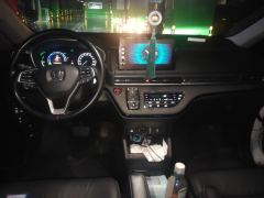 Honda Elysion Hybrid 2.0L Luxury Edition - ფოტო 16