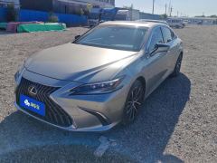 Lexus ES 300h Premium Edition - photo 1