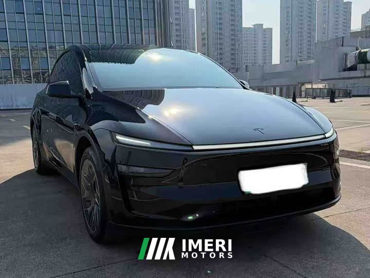 Tesla Model Y L Long Range All-Wheel Drive