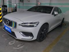 Volvo S60 B4 Intelligent Remote Luxury Edition - ფოტო 1