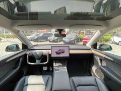 Tesla Model Y Rear-Wheel Drive - ფოტო 17