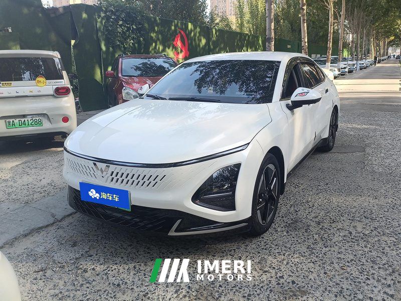 Wuling Starlight Plug-in Hybrid Co-creation version 1.5L 150km Navigator Edition - car from China