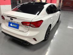 Ford Focus EcoBoost 180 ST Line - ფოტო 2