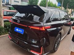 Toyota Sienna Dual-Engine 2.5L Comfort Edition - ფოტო 2