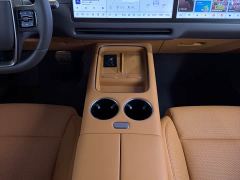 Li Auto i8 Standard Edition - ფოტო 13
