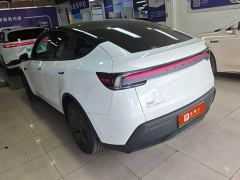 Tesla Model Y Rear-Wheel Drive - ფოტო 4