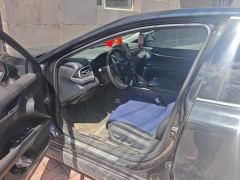 Toyota Camry 2.5G Luxury Edition - photo 14