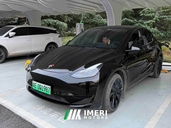 Tesla Model Y Facelift Rear-Wheel Drive
