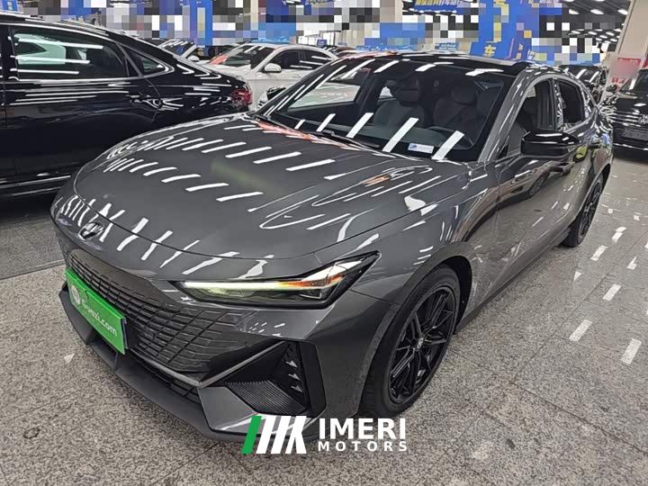 Changan UNI-V 1.5T Deluxe - автомобиль из Китая