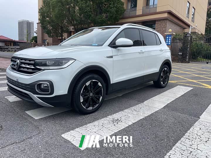 Volkswagen Tacqua 200TSI DSG R-Line Smart Connection Edition