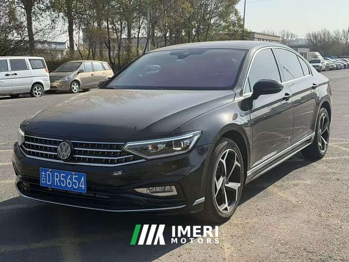 Volkswagen Magotan Zhongxiang 330TSI DSG Luxury