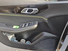 Lynk & Co 03 1.5T Dual Clutch 2WD Strong Pro 5-seater - ფოტო 12