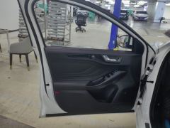 Ford Focus EcoBoost 180 ST Line - photo 12