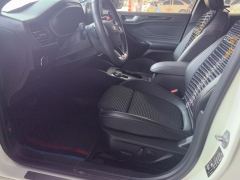 Ford Focus EcoBoost 180 ST Line - photo 14