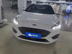 Ford Focus EcoBoost 180 ST Line - photo 3