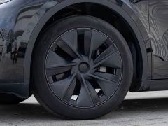 Tesla Model Y Rear-Wheel Drive - ფოტო 8