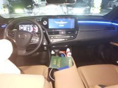 Lexus ES 200 Excellence Edition - ფოტო 16