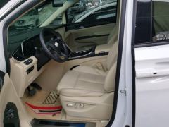Buick GL8 ES 2.0T Deluxe Version- Edition 7 - ფოტო 14