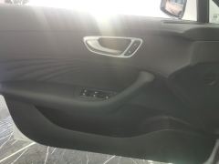 Roewe D7 Plug-in Hybrid 1.5L 125km Transcendence Edition - ფოტო 12