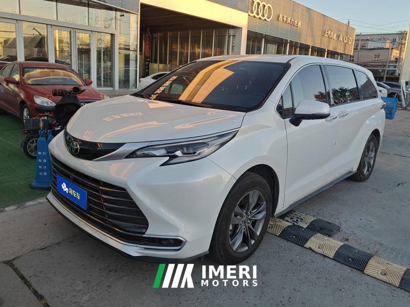 Toyota Sienna Dual-Engine 2.5L 4WD Prestige Edition