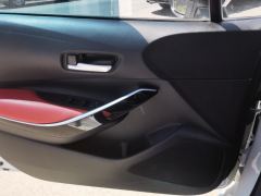 Toyota Corolla Dual-Engine 1.8L E-CVT Elite Edition - ფოტო 12