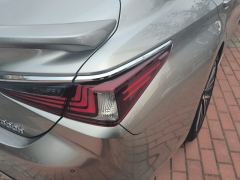 Lexus ES 300h Premium Edition - photo 5