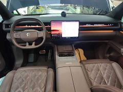 NIO ES8 Six-Seat Executive Luxury Edition - photo 9