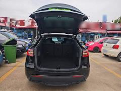 Tesla Model Y Rear-Wheel Drive - ფოტო 18