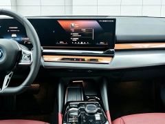 BMW i5 eDrive 40L M Sport Package - ფოტო 9