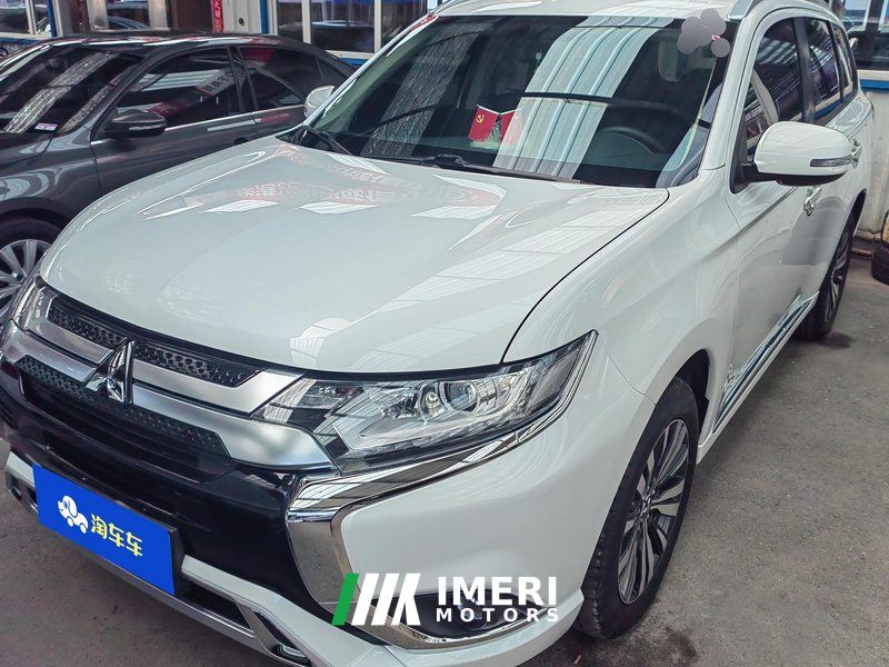 Mitsubishi Outlander Facelift 2.0L RWD Enjoy Edition 5-seater