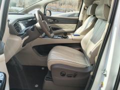 Denza D9 DM-i 1.5T 180km AWD Version 7 - ფოტო 14