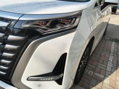 Denza D9 DM-i 1.5T 180km AWD Version 7 - ფოტო 4