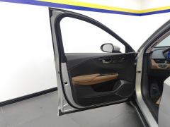 Hongqi E-QM5 431km Charging Fun Edition 5-seater - photo 12