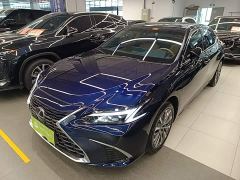 Lexus ES 200 Premium Edition - ფოტო 1