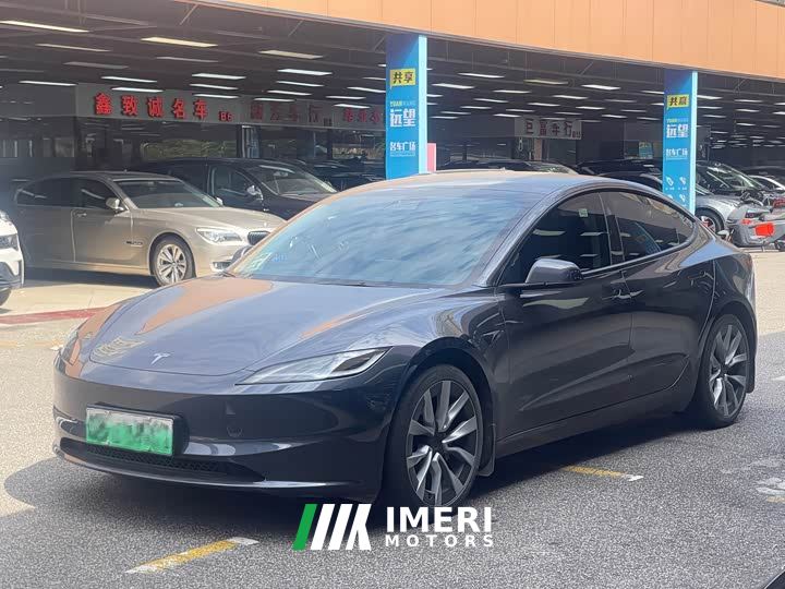 Tesla Model 3 Rear-Wheel Drive