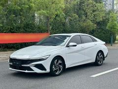 Hyundai Elantra 1.5L CVT Luxury - ფოტო 1