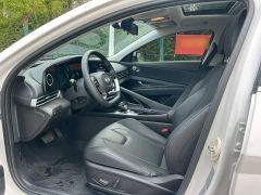 Hyundai Elantra 1.5L CVT Luxury - ფოტო 14