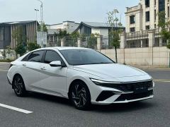 Hyundai Elantra 1.5L CVT Luxury - ფოტო 3