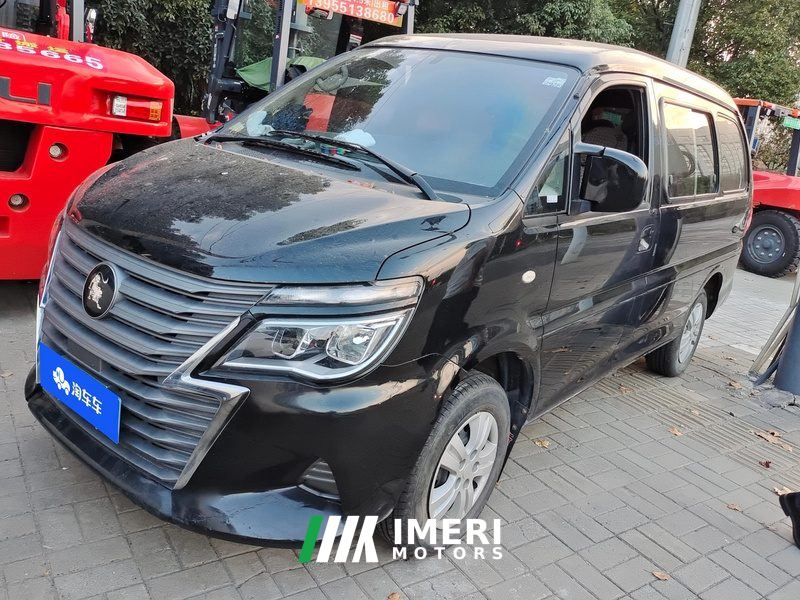 Dongfeng Lingzhi M5 1.6L Practical 7-seater