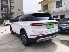 Lincoln Explorer 2.0T Two-Wheel Drive Premium - ფოტო 4