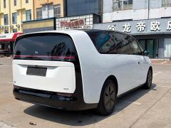 Li Auto Li Xiang MEGA Ultra - ფოტო 18