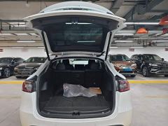 Tesla Model Y Rear-Wheel Drive - ფოტო 18