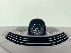 Porsche Taycan - ფოტო 9